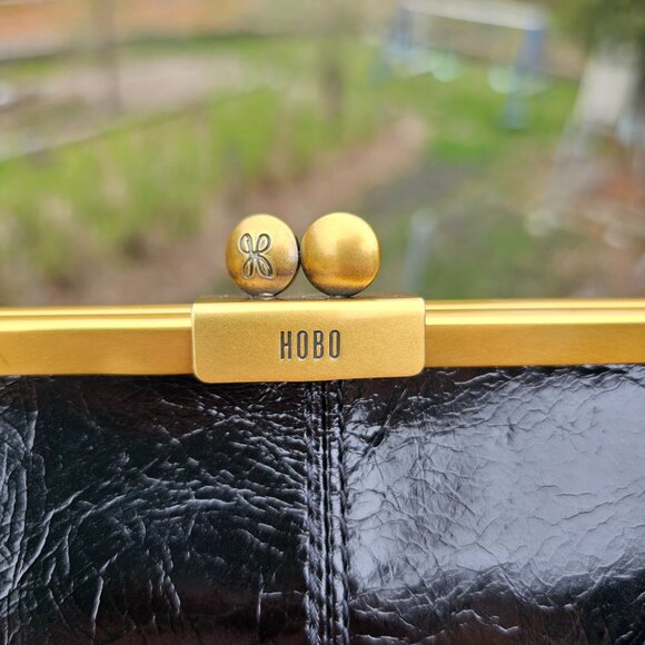 Hobo International Purse Rare Kisslock Clasp Polished Leather - Picture 9 of 11